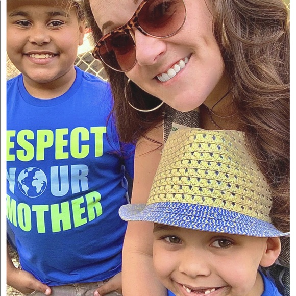 Meet your Posher, Whitney - Picture 3 of 3